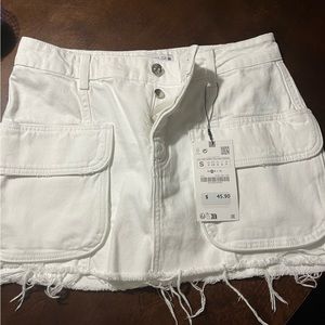 white zara cargo skirt